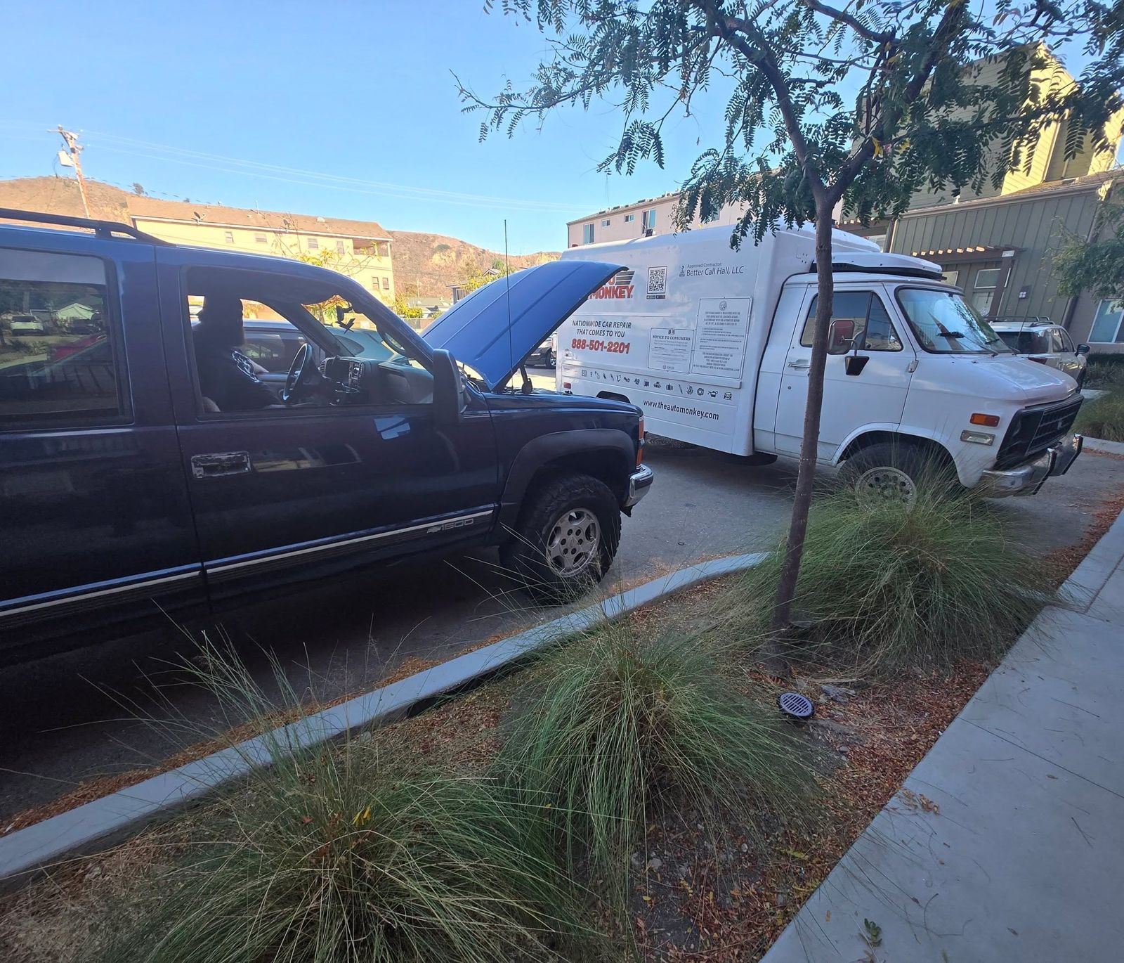 1999 Chevy Suburban in Ventura, photo 1